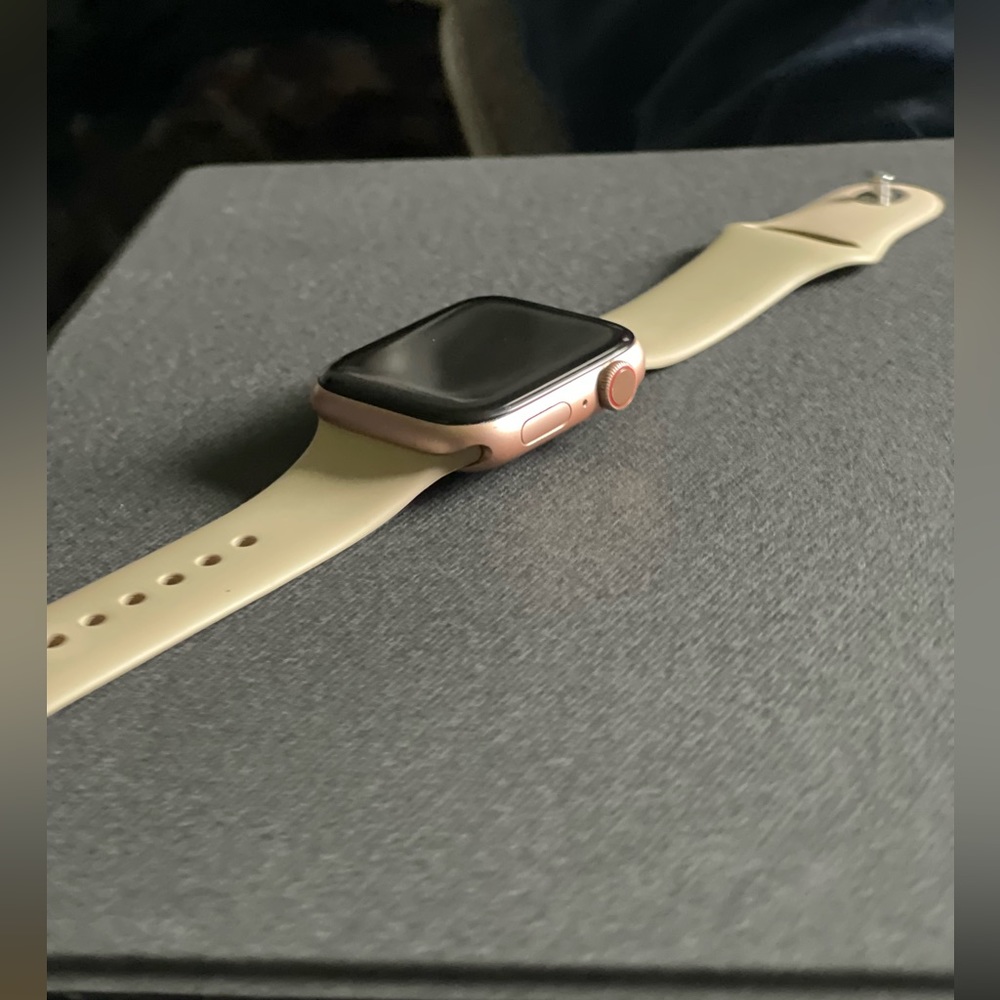 Apple Watch Series 4 with GPS